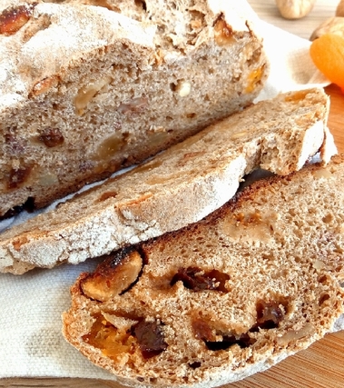 Panfrutto alla segale a lievitazione naturale