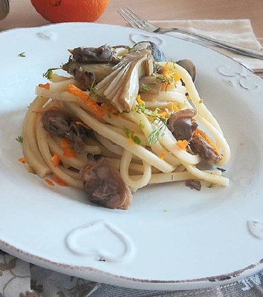 Trenette alle vongole, carciofi e arancia
