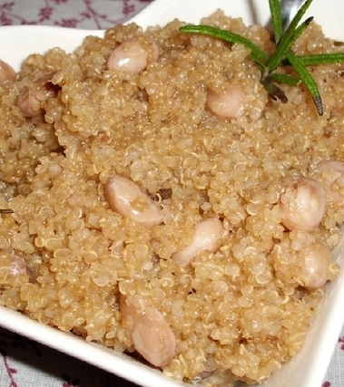 Quinoa con borlotti al rosmarino