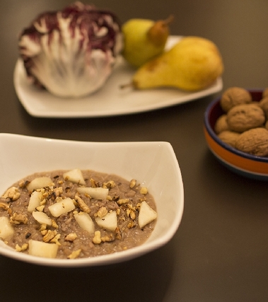 Risotto  integrale al radicchio con pere e noci