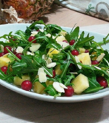 Insalata di rucola e ananas