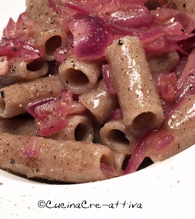 Rigatoni e cipolle di tropea