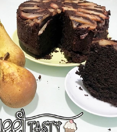Torta al cioccolato con pere