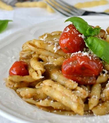 Cavatelli murgiani con pesto e cacioricotta