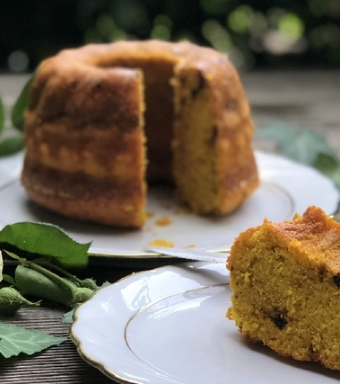 Bundt cake alla curcuma e succo d’arancia