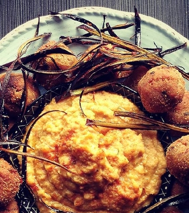 Sfere di melanzane e hummus