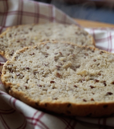 Pagnotta senza glutine con semi di lino