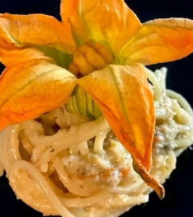 Spaghetti al pesto di olive e mandorle