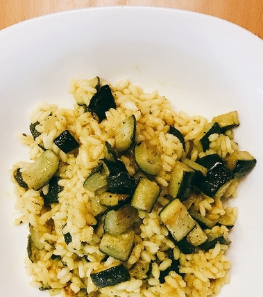 Riso al curry e zucchine