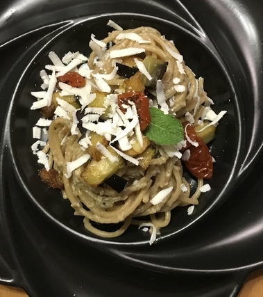 Spaghetti alla crema di melanzane e menta