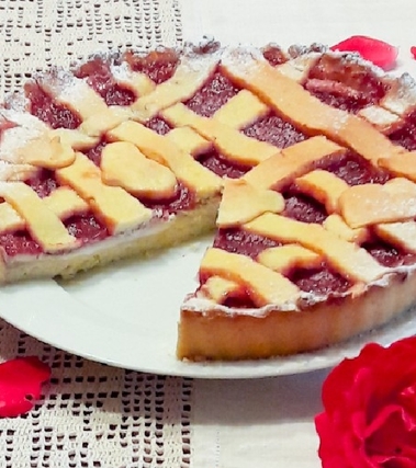 Crostata con ricotta e marmellata