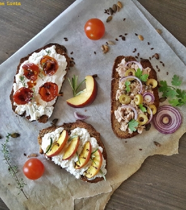 Crostini misti di grano saraceno e farro