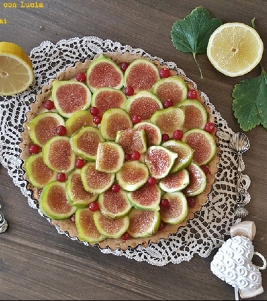 Crostata con crema pasticcera ricotta e fichi