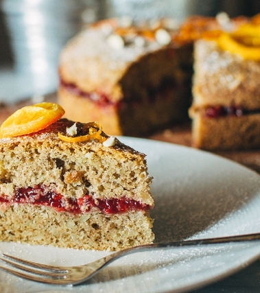 Torta di grano saraceno con mandorle e confettura