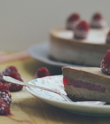 Mousse al cioccolato fondente, zenzero e lamponi