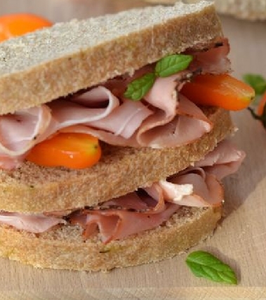 Pan bauletto fatto in casa con zucchine e menta