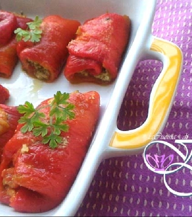 Involtini freddi di peperoni ripieni