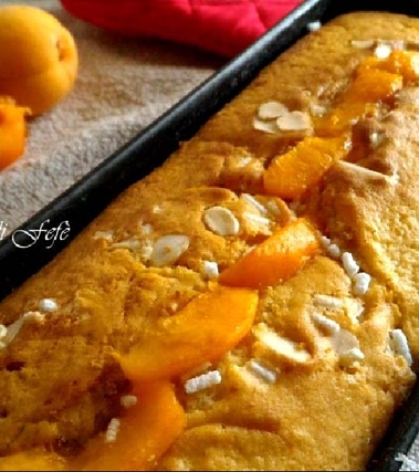 Plumcake integrale alle albicocche e mandorle