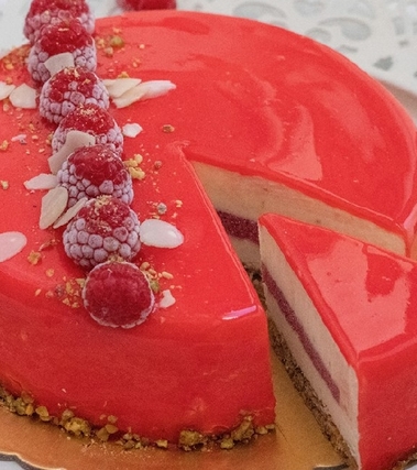 Bavarese al cioccolato bianco, lime e lamponi