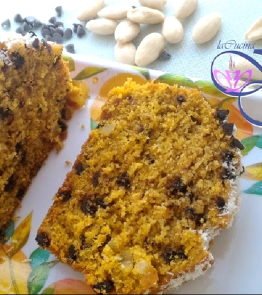 Plumcake di zucca, mandorle e cioccolato
