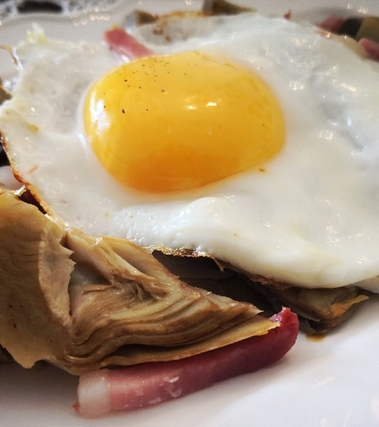 Uova e carciofi