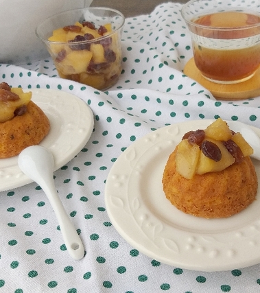 Tortine di zucca e noci con mele arrostite