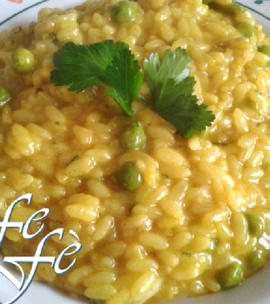 Risotto ai piselli e curcuma
