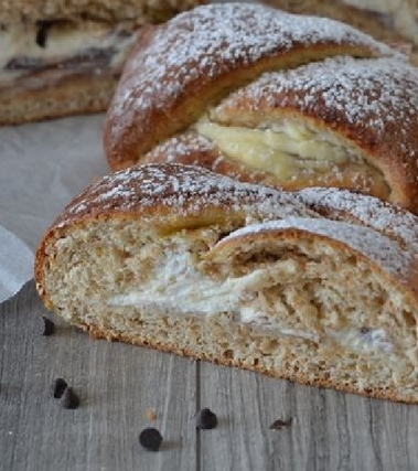 Treccia lievitata ricotta e gocce di cioccolato