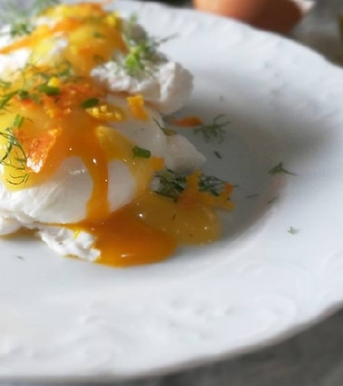 Uova in camicia in salsa di arancia