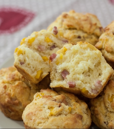 Muffin salati prosciutto e formaggio