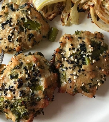 Polpette schiacciate di pollo e verdure