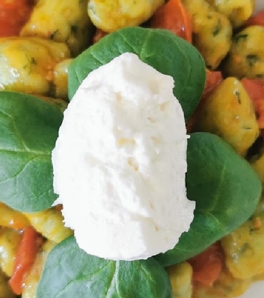 Gnocchi di rucola e piselli tricolore