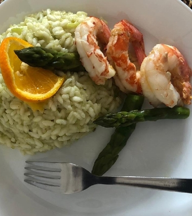 Risotto agli asparagi con gamberi all'arancio