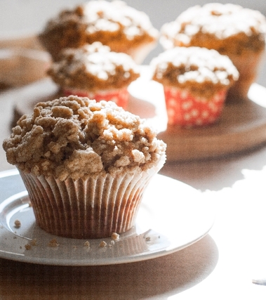 Banana crumble muffin