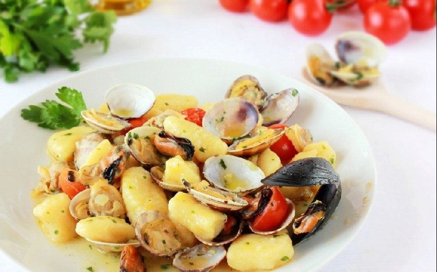 Gnocchi alle cozze vongole e pomodorini