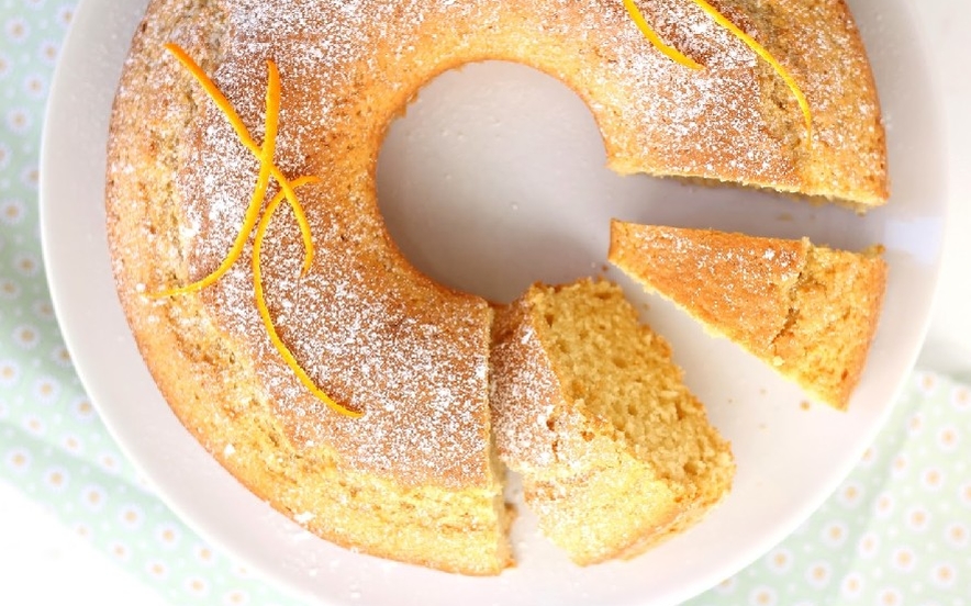 Ciambella al vino bianco e arancia, senza latte