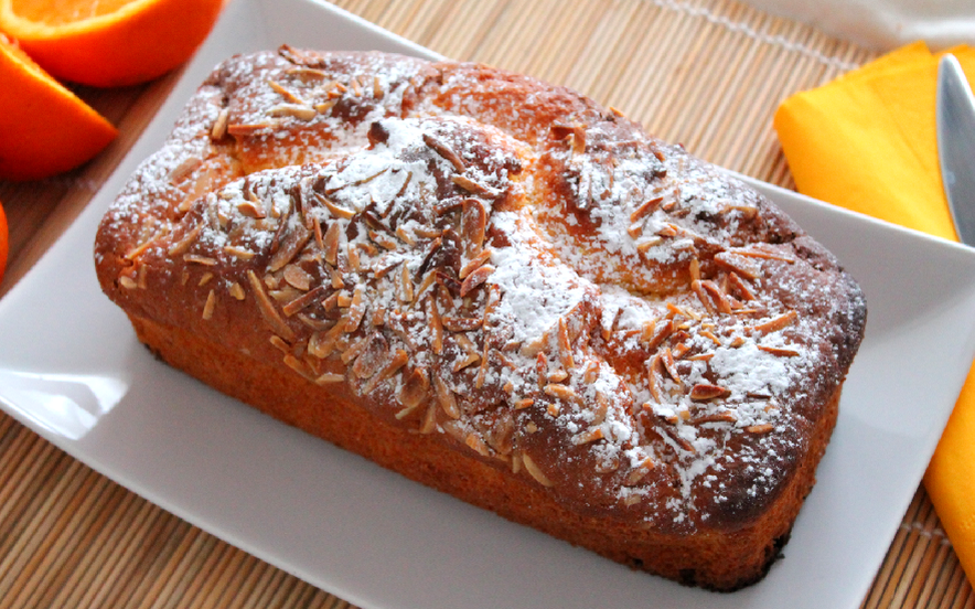 Plumcake all'arancia con mandorle