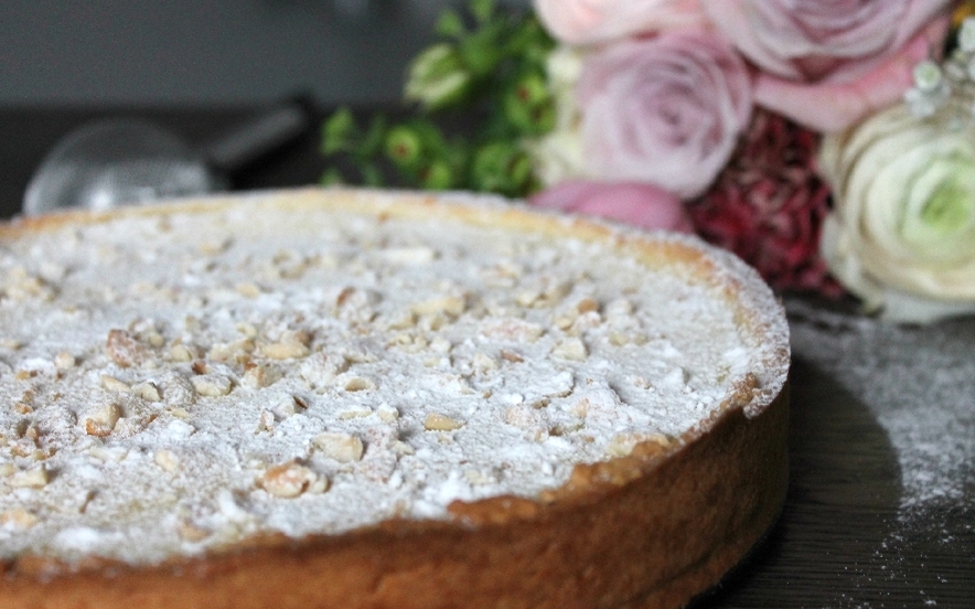 Crostata con colomba pasquale