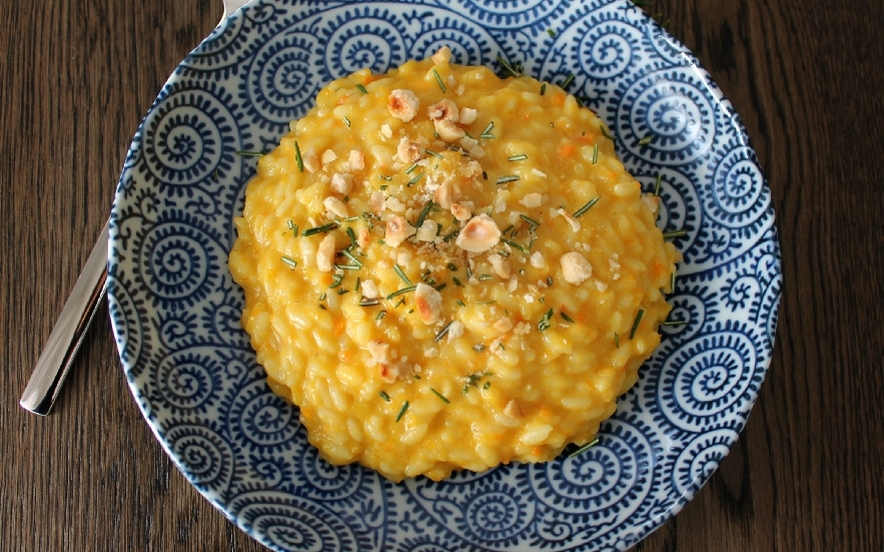 Risotto di zucca con rosmarino e nocciole tostate