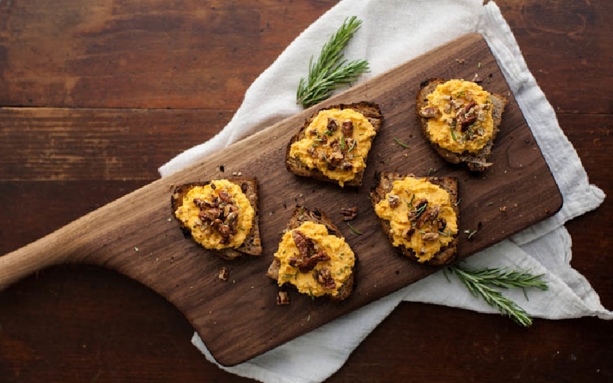 Crostini di formaggio di capra con patate