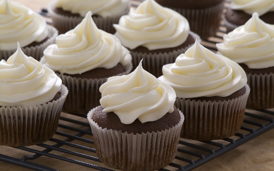 Muffin al cioccolato con crema