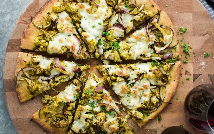 Focaccia bianca con cavolfiore e mozzarella