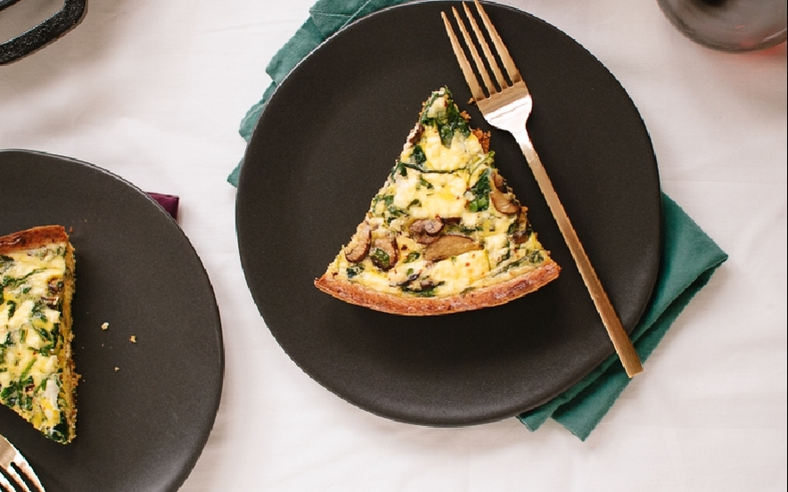 Quiche di rucola e funghi con farina di mandorle