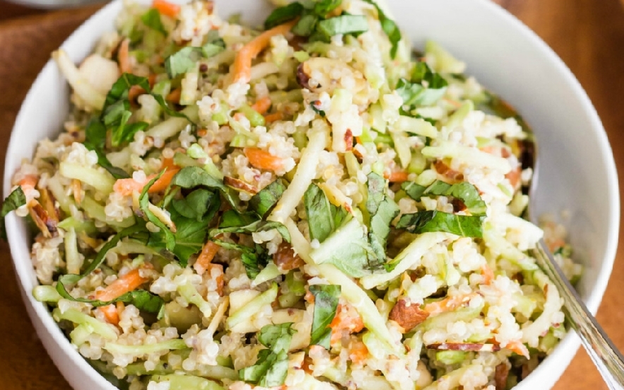 Insalata di broccoli e quinoa