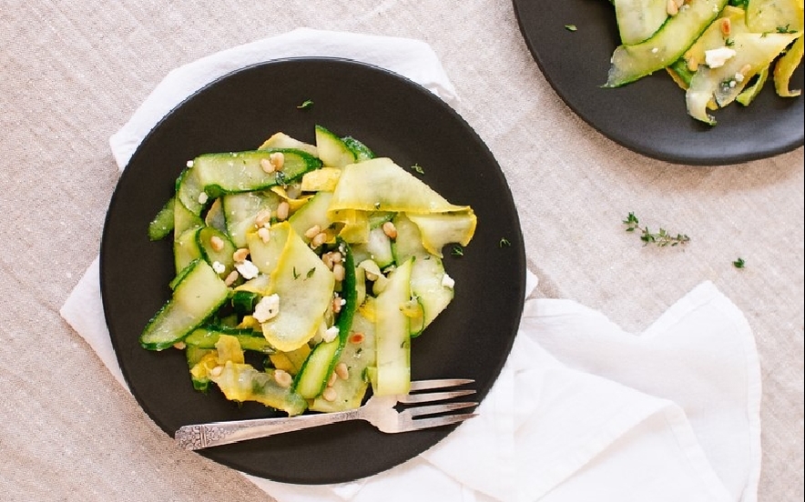 Insalata di zucchine con vinaigrette di limone