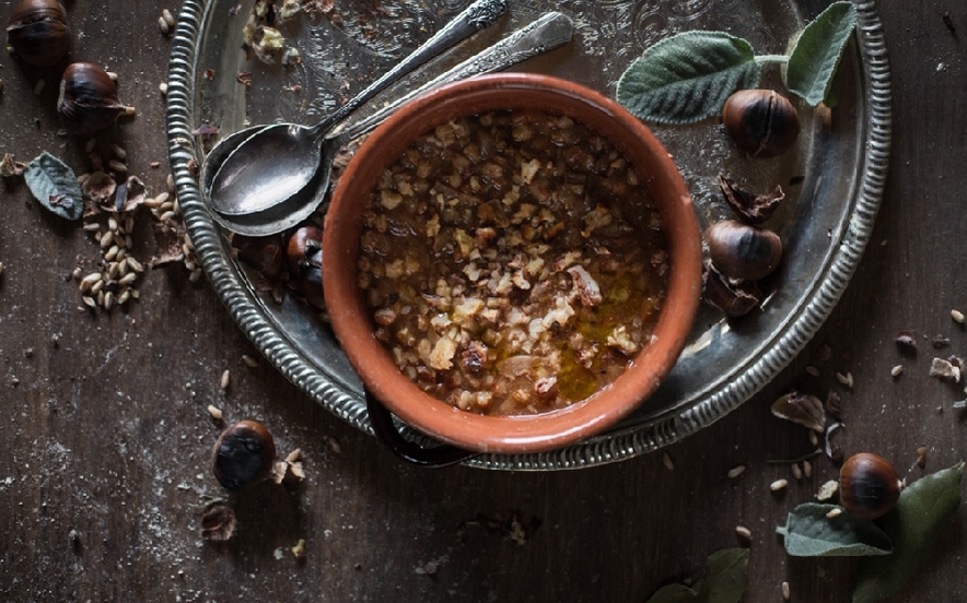 Zuppa di farro, funghi e castagne