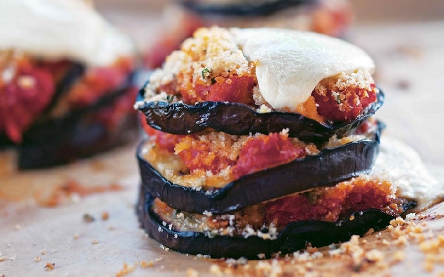 Tortino di melanzane con pomodoro e mozzarella