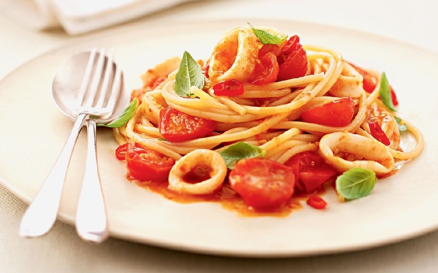 Spaghetti di calamari al pomodoro