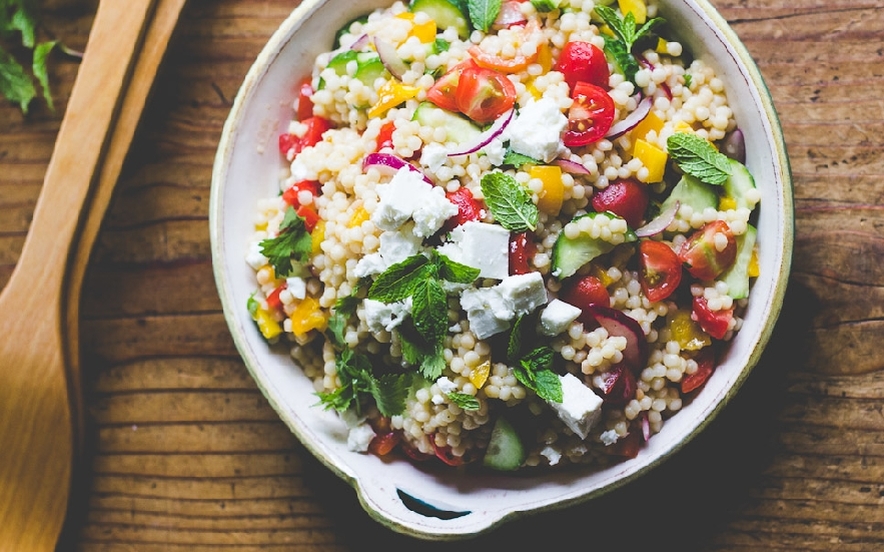 Insalata estiva di cuscus di verdure