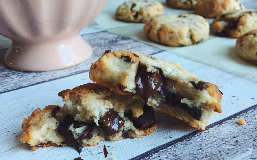 Biscotti vegani al cocco e cioccolato